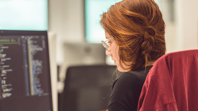 🚺 WoW - Women of the Week 